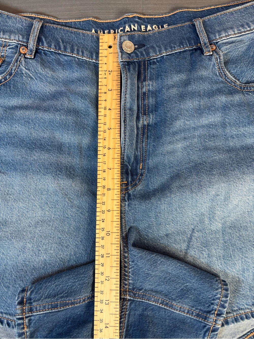 American Eagle Relaxed Denim Shorts Women’s Size 18 Blue Mid Rise Jean Shorts - Picture 7 of 7